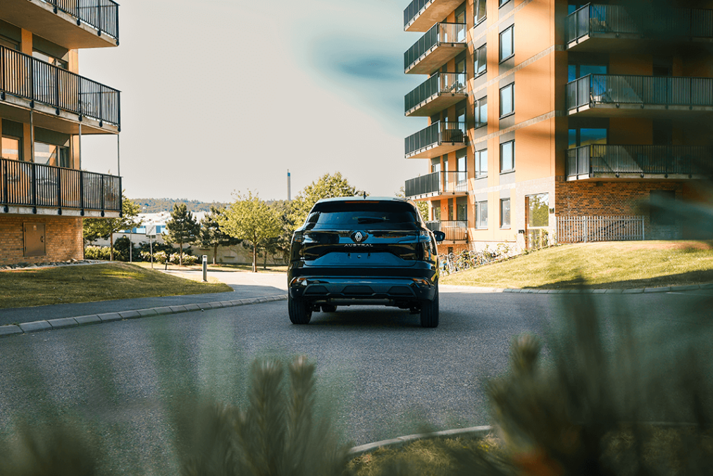 Renault-Austral-Back-Black